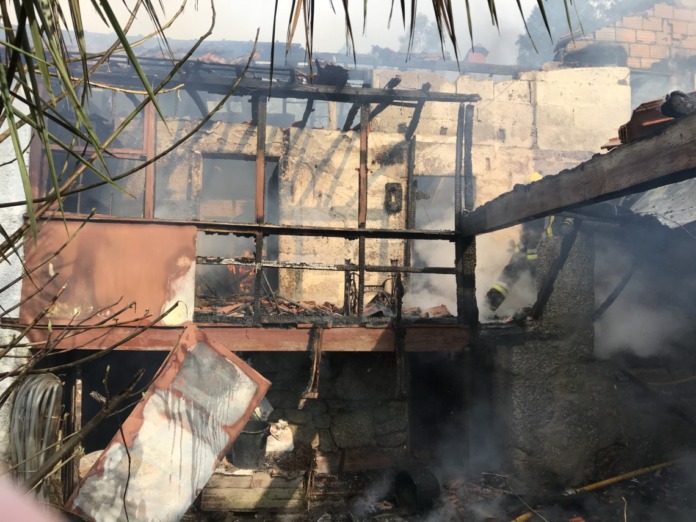 Incêndio numa habitação em Jugueiros - Imagem: Semanário de Felgueiras